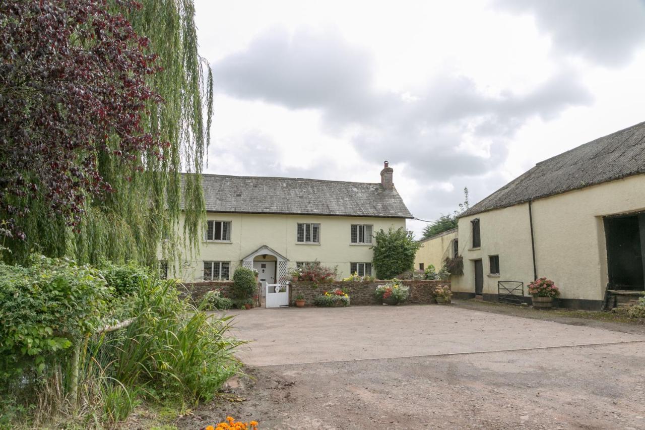 Lower Ford Farm Bed & Breakfast Cullompton Exterior photo