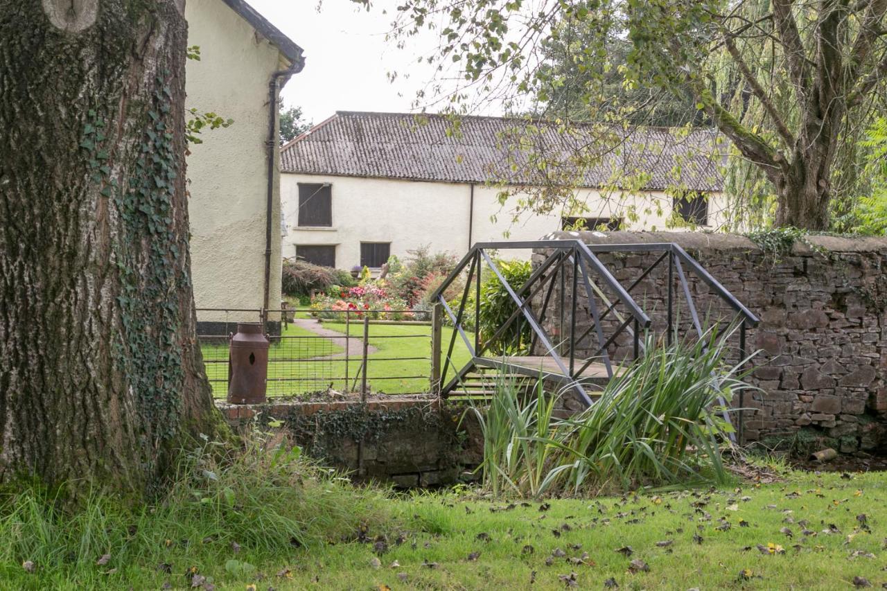 Lower Ford Farm Bed & Breakfast Cullompton Exterior photo