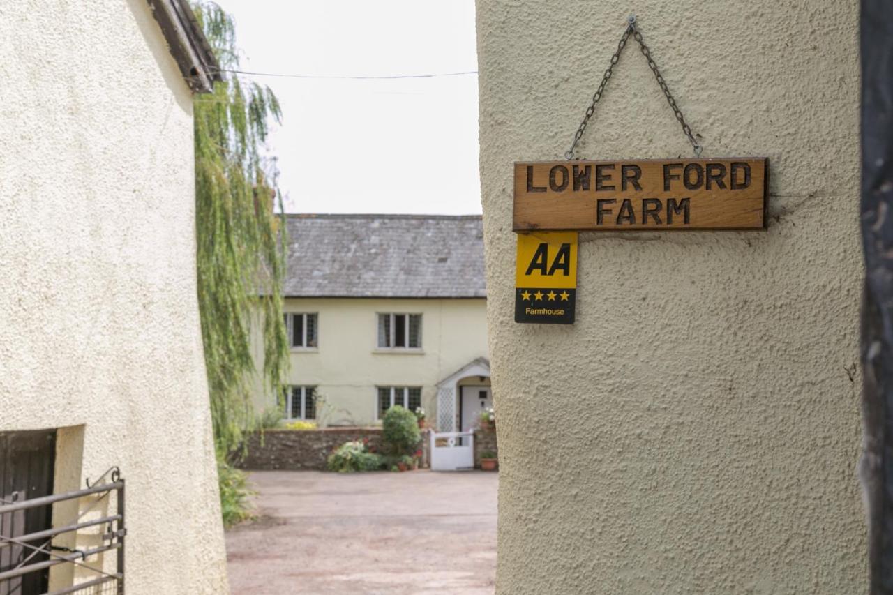 Lower Ford Farm Bed & Breakfast Cullompton Exterior photo