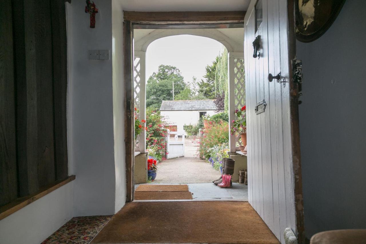 Lower Ford Farm Bed & Breakfast Cullompton Exterior photo