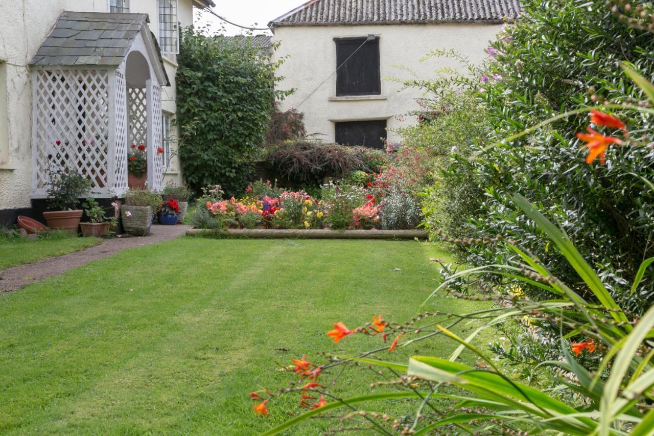 Lower Ford Farm Bed & Breakfast Cullompton Exterior photo