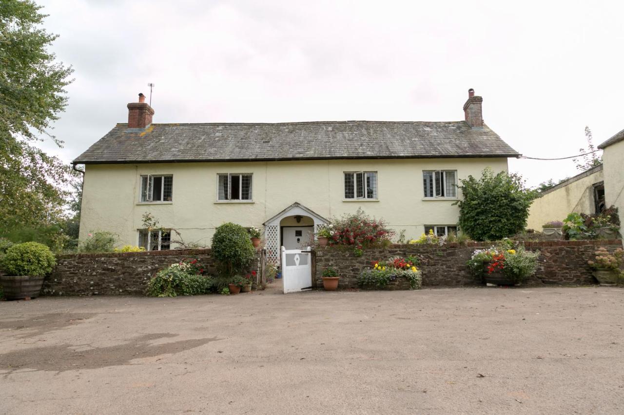 Lower Ford Farm Bed & Breakfast Cullompton Exterior photo